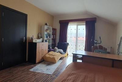 Casa spațioasă  P+1E,526 mp teren-strada liniștită. - 5