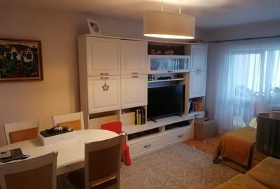 Apartament cu 3 camere decomandat în Zorilor