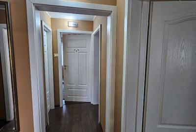 Proprietar vând apartament 3 camere , decomandat,renovat, zona Lipovei - 5