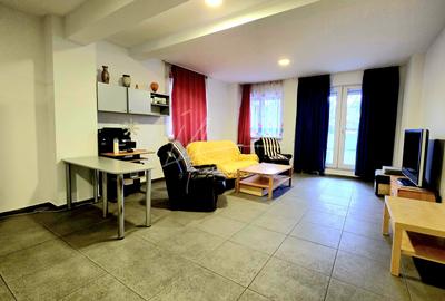 Apartament cu 5 camere si curte de 358 mp. - 56