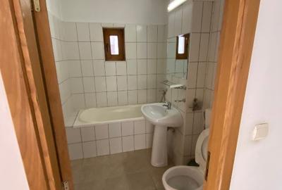 Vila cu 3 apartamente  la parter,etaj  si mansarda - 5