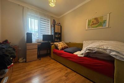 Apartament 3 camere, 70 mp cu 2parcari, et3, Str Florilor - Floresti - 14
