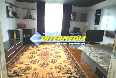 Casa Renovata 4 camere cu Teren intravilan 1650 mp CENTRU Ultracentral Alba Mall - 3
