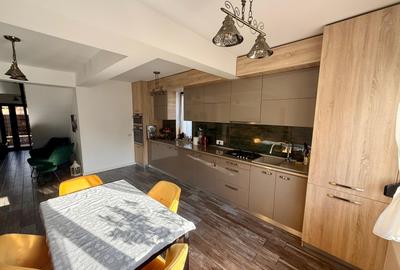 Casa moderna cu 4 camere, garaj 3 masini, curte amenajata – Valu lui Traian - 12