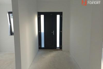 Duplex modern cu 5 camere si 2 bai in Ghiroda - 9