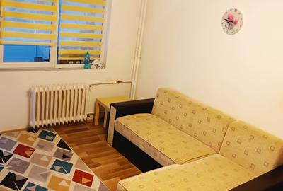 Apartament cu 2 camere semidecomandat în Berceni