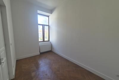 Apartament ultracentral, renovat integral, Arad, comision 0 - 4