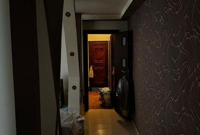 Apartament cu 3 camere , str. Bozieni - 23