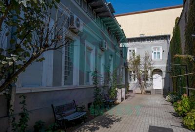 IMOBIL RENOVAT CU CURTE PROPRIE- ROND COSBUC - 1