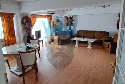 Apartament cu 3 camere decomandat în Decebal