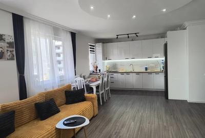 Apartament cu 3 camere semidecomandat, mobilat în Florești