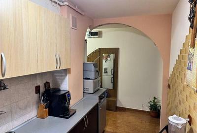 Apartament 3 camere, decomandat, etaj1, loc parcare,Tractorul,Brasov - 10
