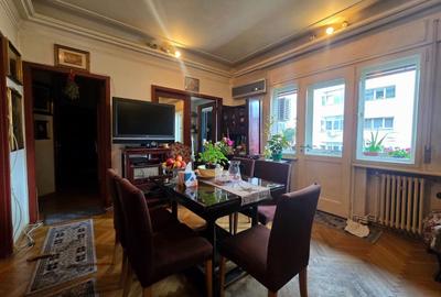 Apartament cu 5 camere semidecomandat în Romană