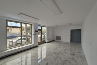 SPAȚIU COMERCIAL S6-MILITARI, MĂRGELELOR 19, LIBER, 900€, 0771116090 - 9