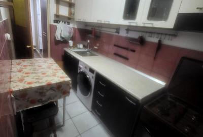 Garsonieră decomandată, mobilată în Trafic Greu