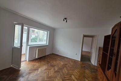 Vand apartament 2 camere et.2 Gojdu - 1