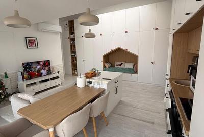 Apartament cu 3 camere semidecomandat, mobilat în Nord-Est