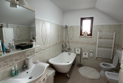 Casa deosebita cu 2400mp teren in oras - 11