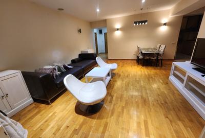 Apartament cu 3 camere semidecomandat, mobilat în Herăstrău