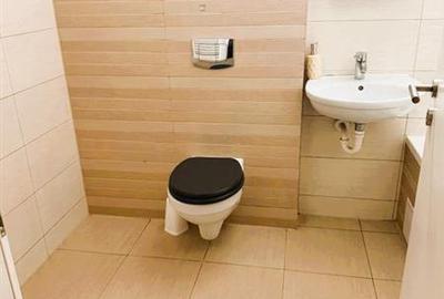 Apartament 3 camere mobilat si utilat. Parcare si boxa incluse in pret. Zona Tra - 6
