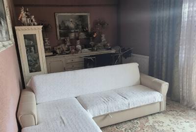 Apartament cu 4 camere decomandat în Dacia