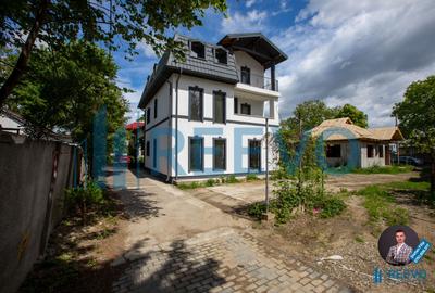 Casă individuală cu 6 camere în Central