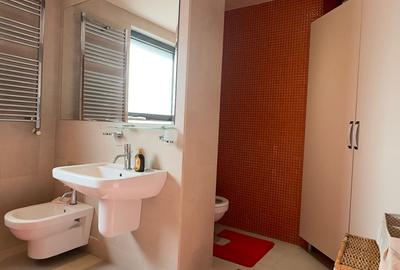 Apartament 3 camere de închiriat – parter înalt, vedere la mare, complex privat - 12
