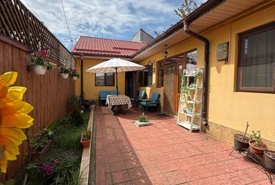 Casa cu 2 camere si curte - 1