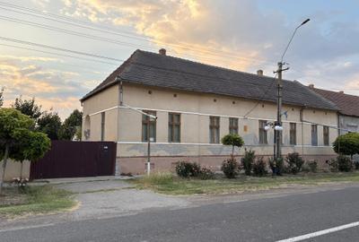 CASA DE VANZARE IN NERAU - 1