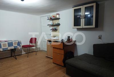 Casa mica 3 dormitoare curte mica 60 mp zona Lupeni Sibiu - 7