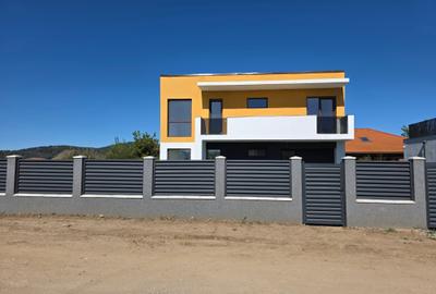 Casa moderna in Harman Aleea 14 - 1