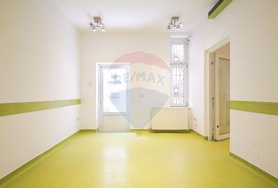 REZERVAT - Spațiu birouri/cabinete medicale 66 mp, str. Iuliu Maniu - 1