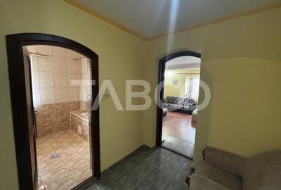 Casa de inchiriat ideala pentru muncitori   5 camere + curte - 16