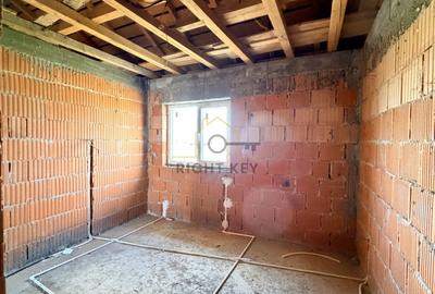 Casa P+1, 4 cam, 350mp teren, toate utilitatile, la rosu! Comision 0% - 11