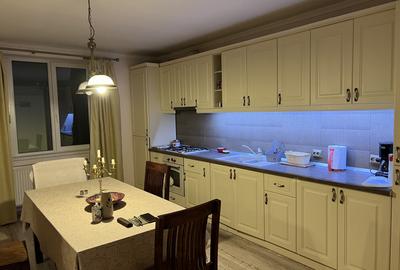 Apartament la casa 3 camere trei stejari spital - 1