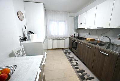 Apartament cu 3 camere decomandat, mobilat în Burdujeni