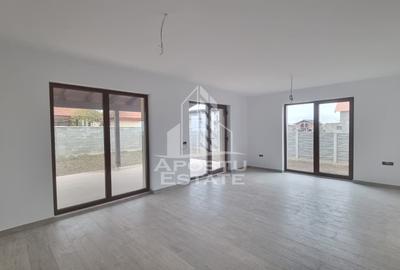 Casă individuală cu 4 camere în Giarmata