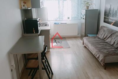 Apartament cu 3 camere, mobilat în Centru Civic