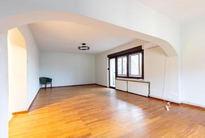 Birou/ Rezidential, apartament in imobil Boutique, Televiziune - 1