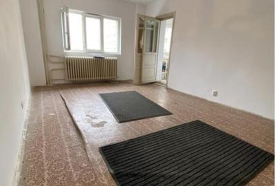 Garsonieră decomandată în Iancului