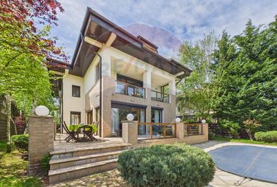 De vanzare Casă / Vilă cu 9 camere la lac cu piscina - 1