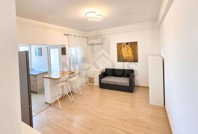 Apartament cu 3 camere semidecomandat, mobilat în Sud