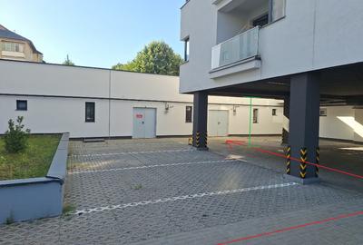 Inchiriez doua spatii comerciale , alaturate , de 173mp utili , fiecare - 3