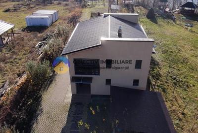 Casa si teren langa lacul Pangarati , mobilata si utilata - 3