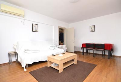 Apartament cu 2 camere decomandat, mobilat în Calea Călărașilor