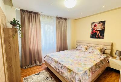 Apartament cu 4 camere semidecomandat, mobilat în Moșilor
