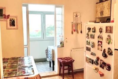 Apartament spatios, 3 camere, decomandat, etaj 4, Micro 39