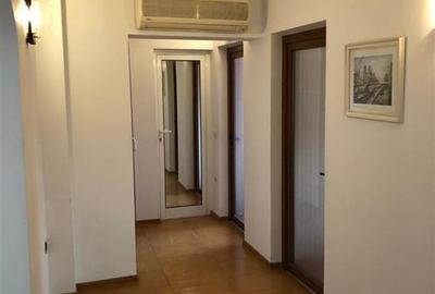 Apartament 3 camere, zona Centrala , etaj 4, renovat si mobilat - 17