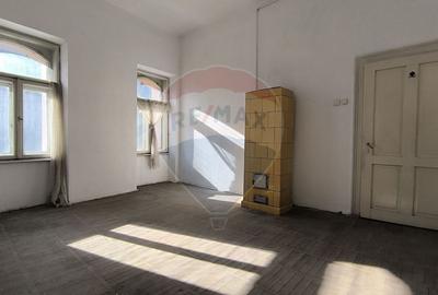 Apartament de vânzare în Palatul Berde, strada Horea - 7