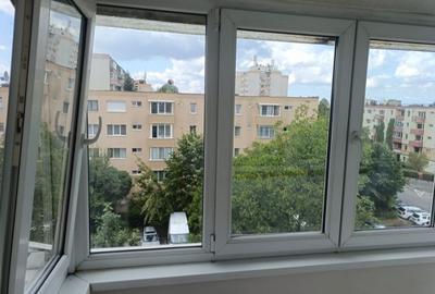 Vand apartament 2 camere Astra de renovat